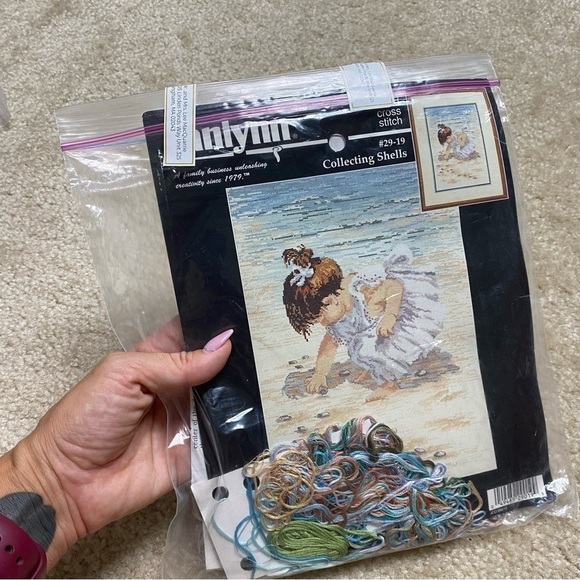 JANLYNN counted cross stitch Collecting shells #29-19 set - Picture 1 of 2